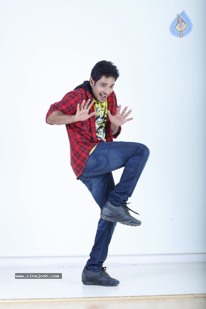 Present Love Movie Stills - 7 / 30 photos