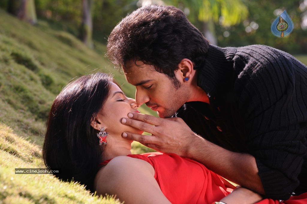 Present Love Movie Stills - 27 / 30 photos