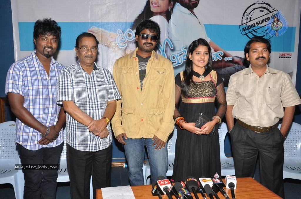 Priya Neemeede Aasaga Stills - 10 / 22 photos