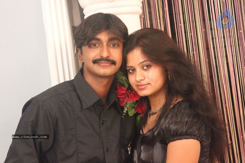 Priya Premalo Pream Stills and Walls - 43 / 69 photos