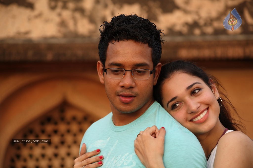 Priya Priyatama Movie Stills - 11 / 25 photos