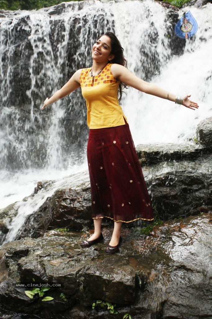 Priya Priyatama Movie Stills - 16 / 25 photos