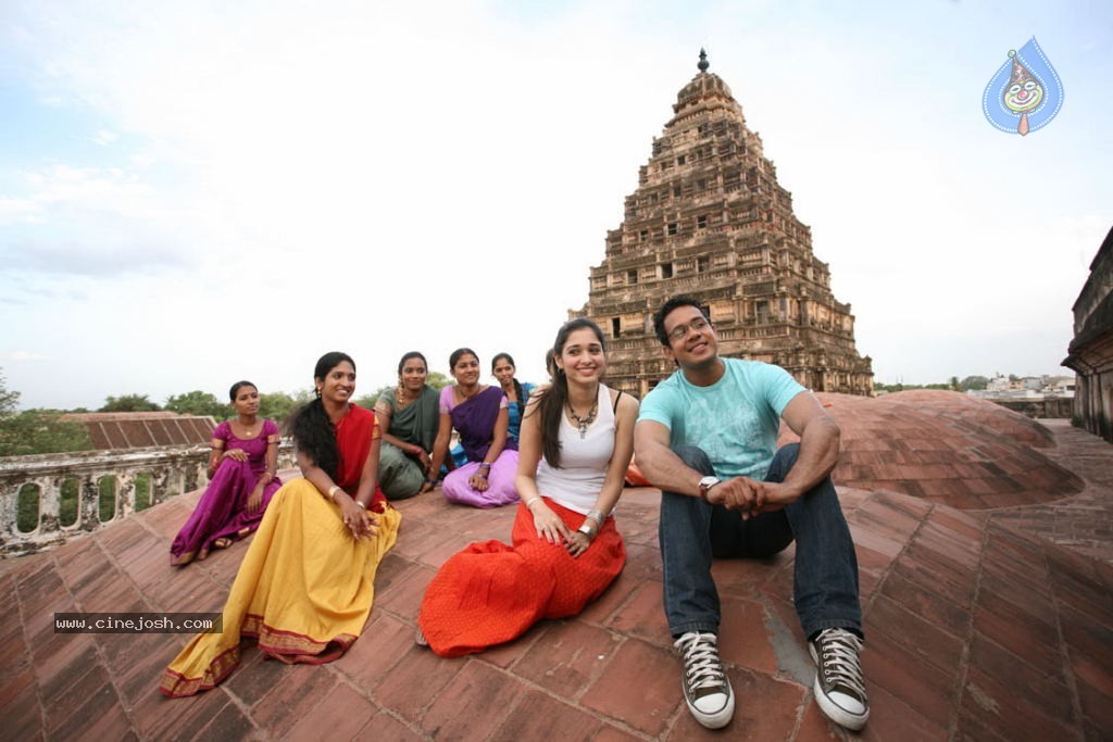 Priya Priyatama Movie Stills - 24 / 55 photos