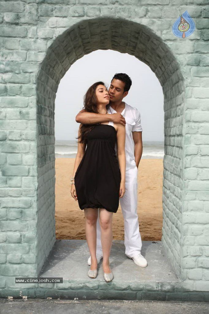 Priya Priyatama Movie Stills - 52 / 55 photos