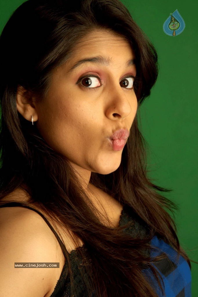 Priyamudan Priya Tamil Movie Stills - 54 / 111 photos