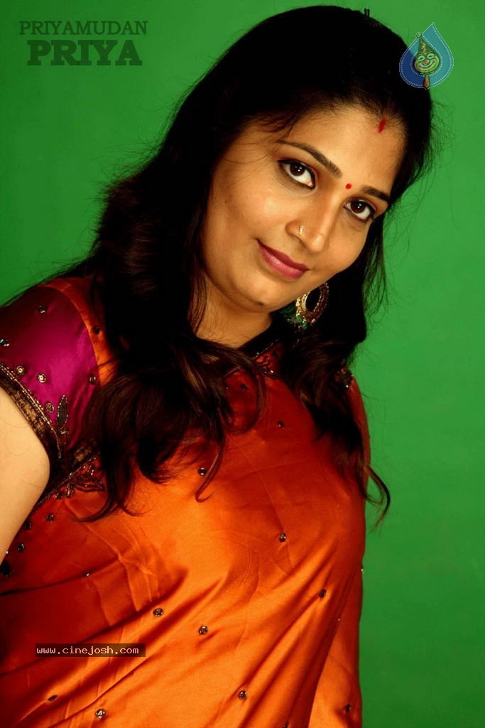 Priyamudan Priya Tamil Movie Stills - 58 / 111 photos