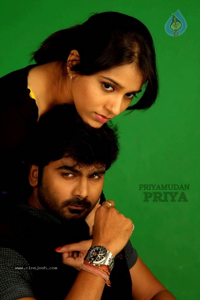 Priyamudan Priya Tamil Movie Stills - 90 / 111 photos