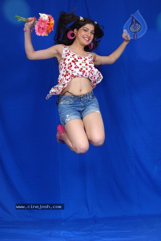 Pudhu Varusham Tamil Movie Stills - 38 / 61 photos