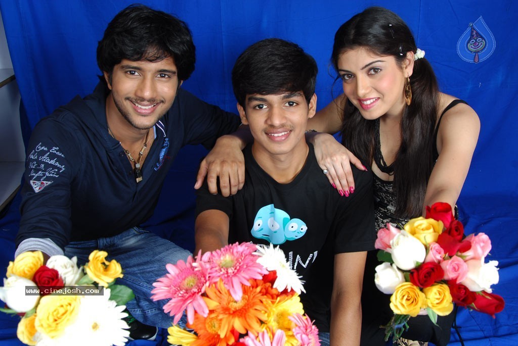 Pudhu Varusham Tamil Movie Stills - 51 / 61 photos