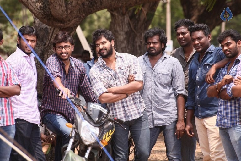 Pugazh Tamil Film Photos - 12 / 30 photos