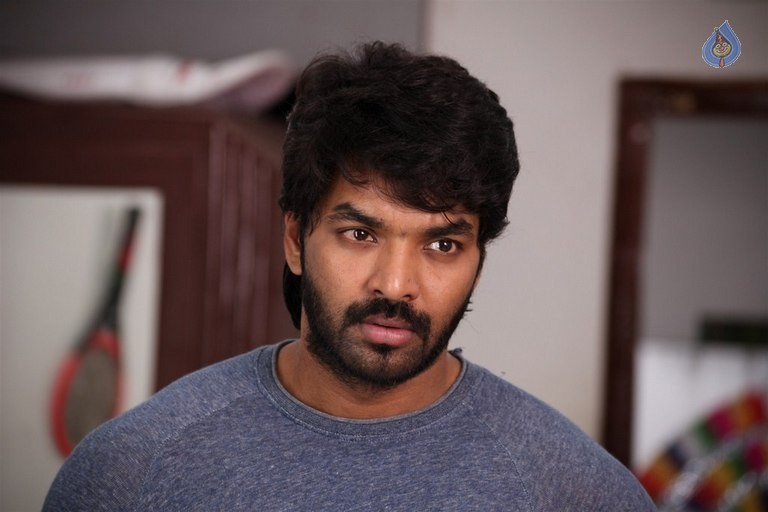 Pugazh Tamil Film Photos - 21 / 30 photos