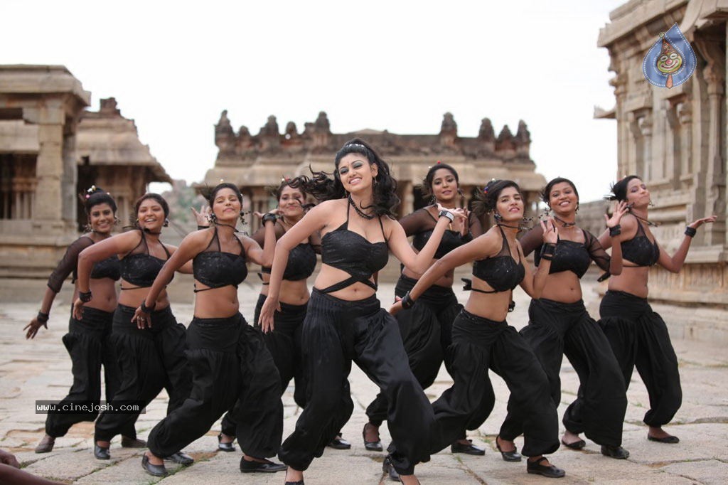 Pulivaal Tamil Movie Stills - 34 / 88 photos