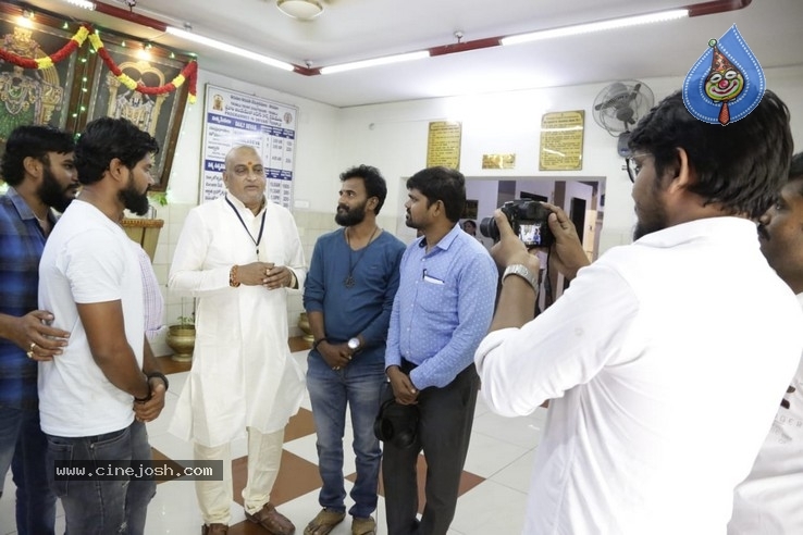 Purdhvi Praises Radhera Team - 3 / 9 photos