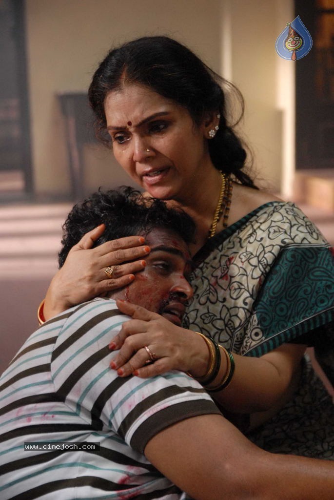 Puthagam Tamil Movie Stills - 26 / 114 photos