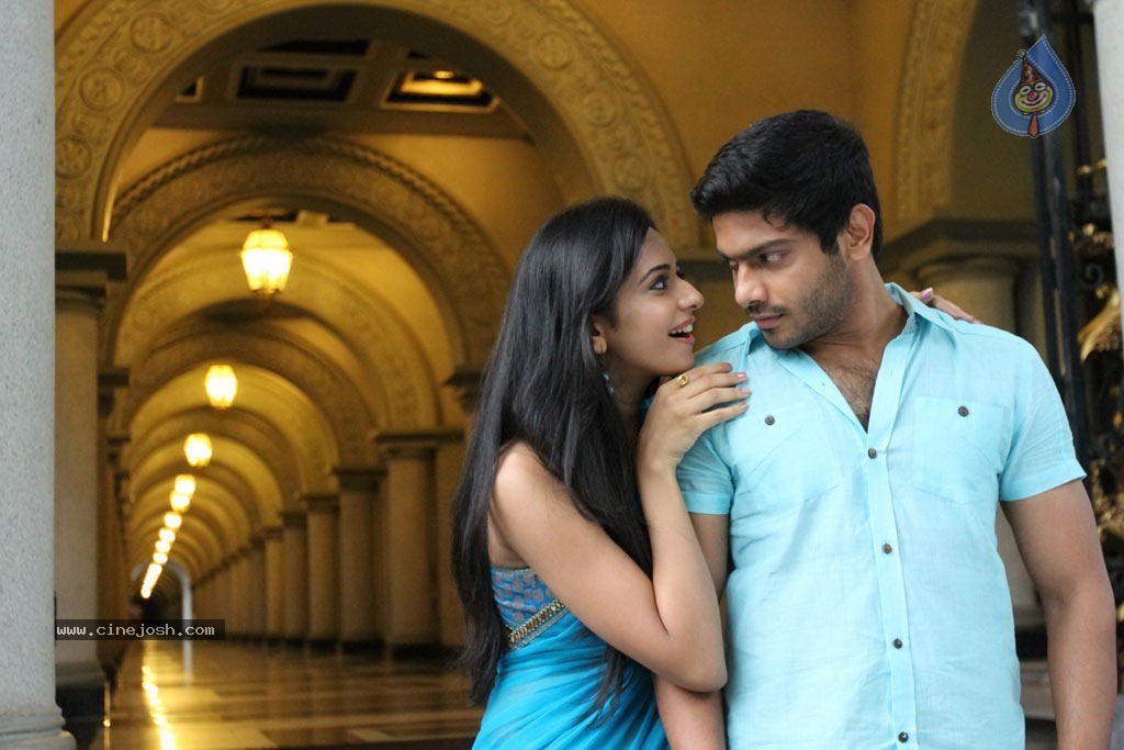 Puthagam Tamil Movie Stills - 42 / 114 photos