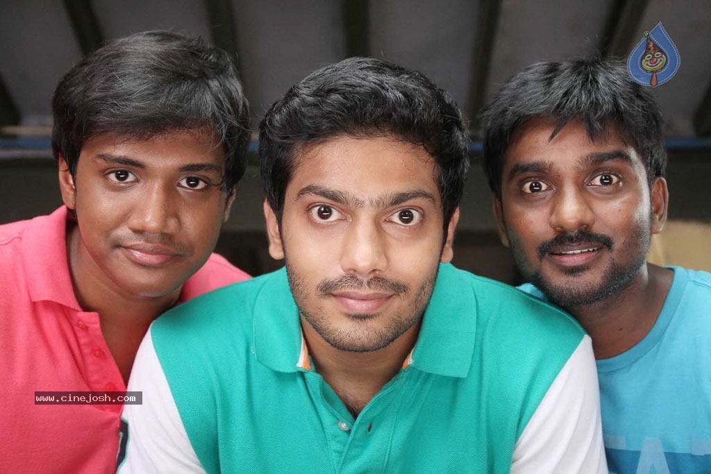 Puthagam Tamil Movie Stills - 44 / 114 photos