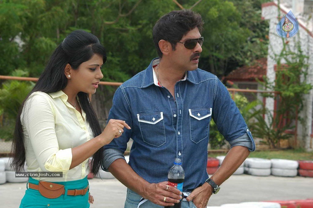 Puthagam Tamil Movie Stills - 61 / 114 photos