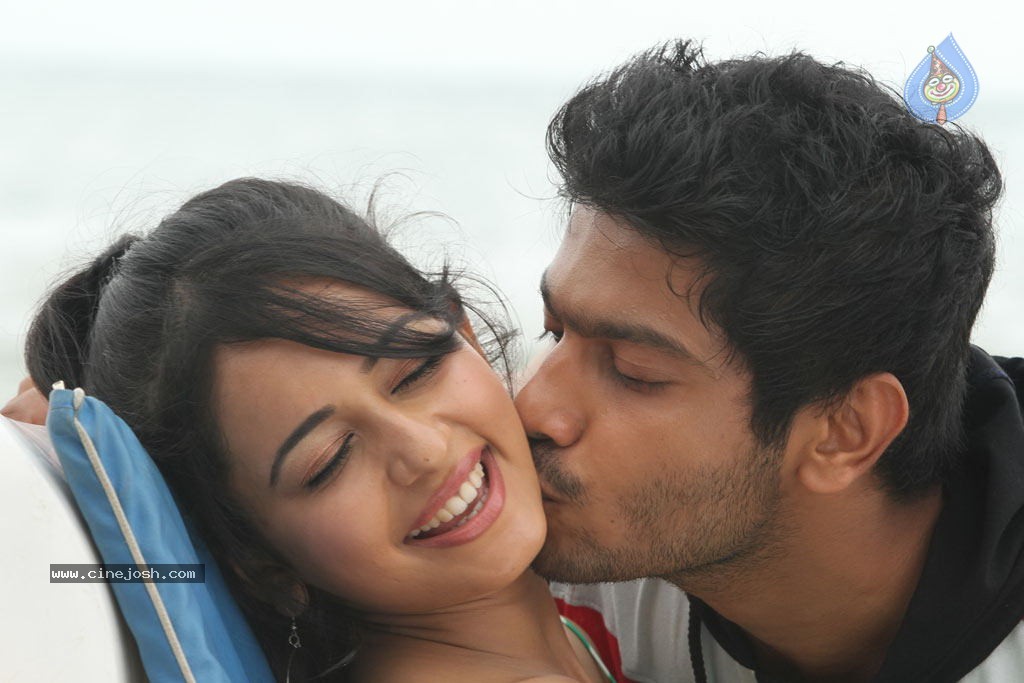 Puthagam Tamil Movie Stills - 68 / 114 photos