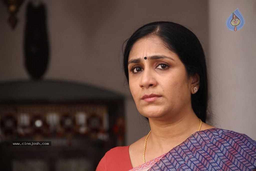 Puthagam Tamil Movie Stills - 76 / 114 photos