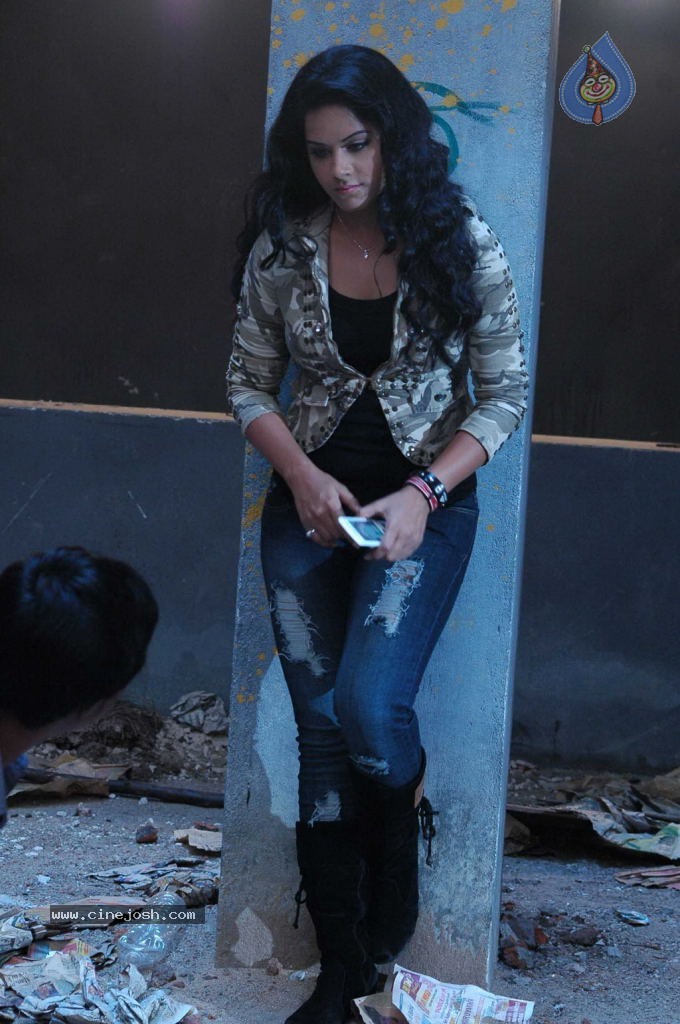 Puthagam Tamil Movie Stills - 101 / 114 photos