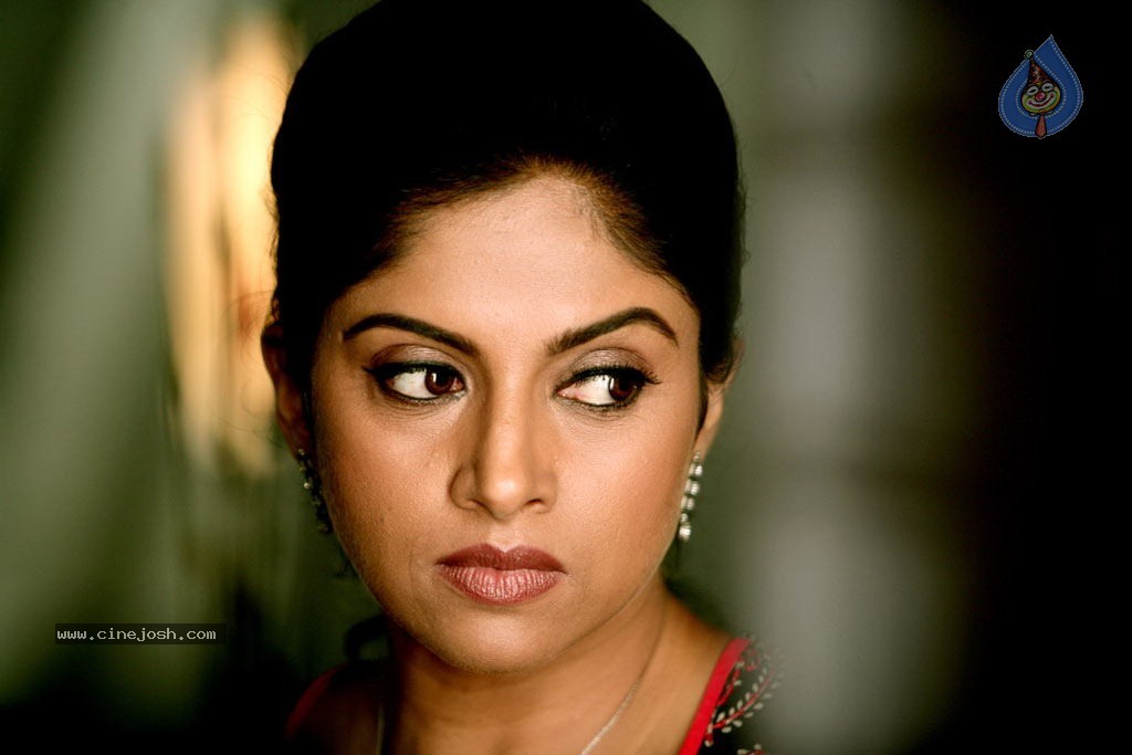 Puthuvai Managaram Tamil Movie Stills - 35 / 75 photos
