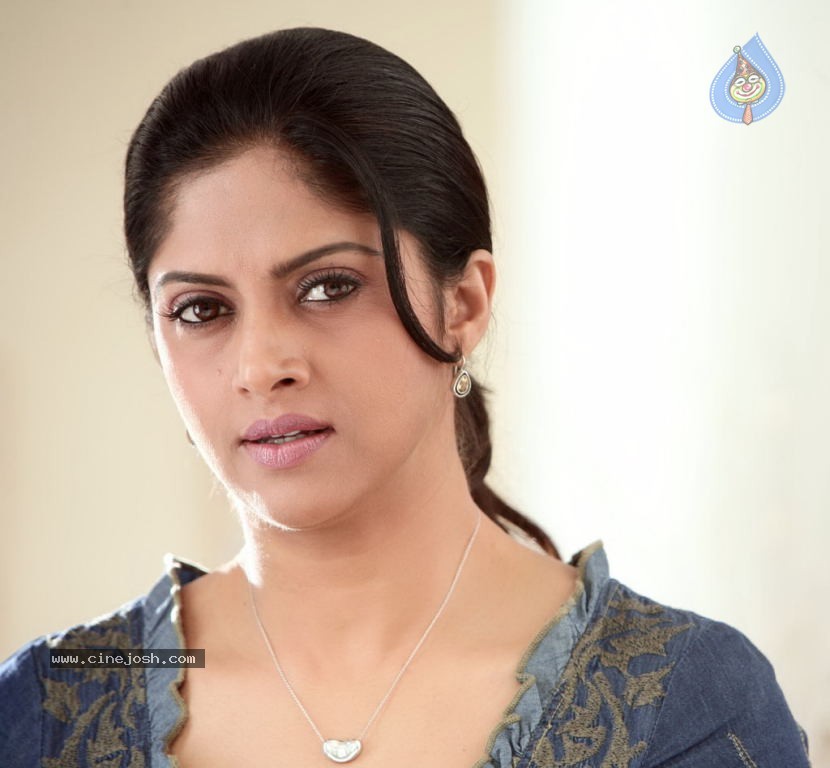 Puthuvai Managaram Tamil Movie Stills - 66 / 75 photos
