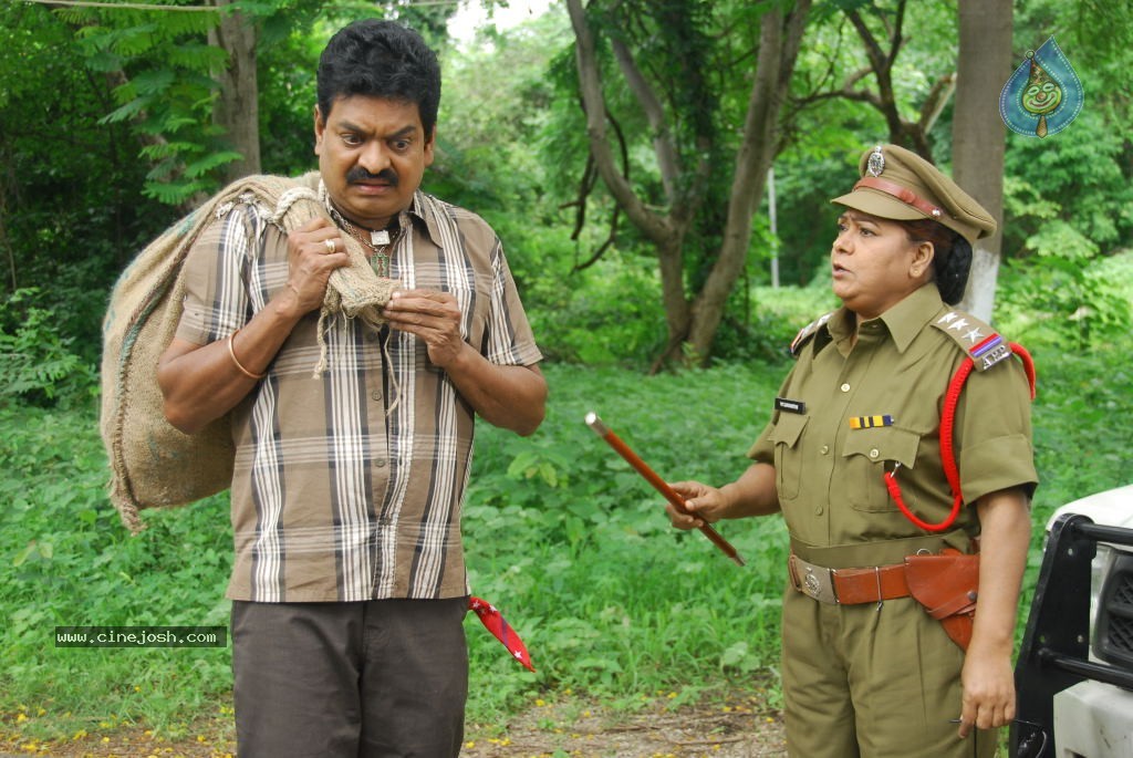 Putukku Jara Jara Dubukku Me Movie Stills - 6 / 29 photos