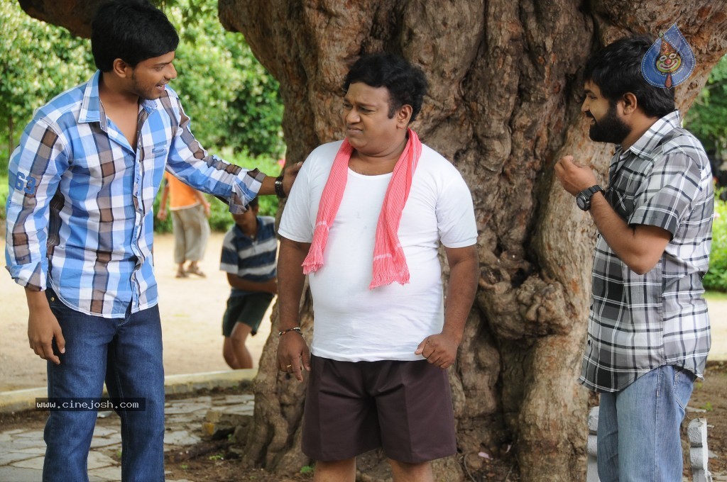 Putukku Jara Jara Dubukku Me Photos - 3 / 10 photos
