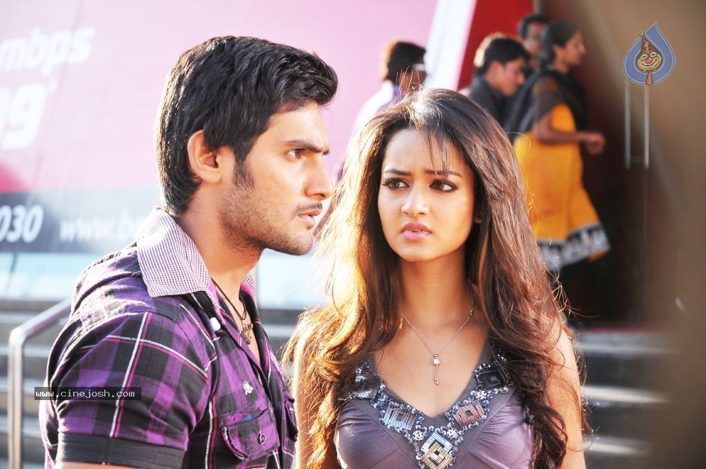 Pyar Mein Padipoyane New Pics - 3 / 10 photos