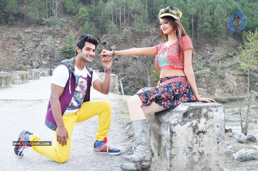 Pyar Mein Padipoyane New Stills - 17 / 39 photos