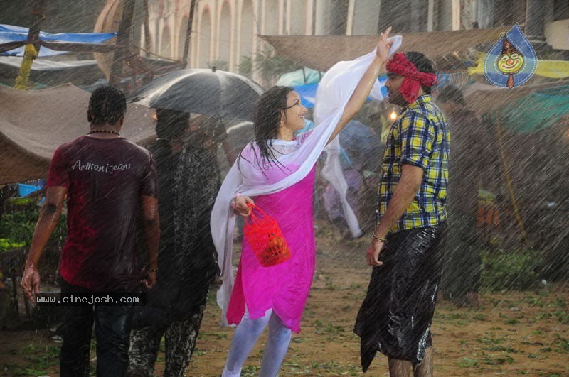 Ra Ra Tamil Movie Stills - 8 / 33 photos