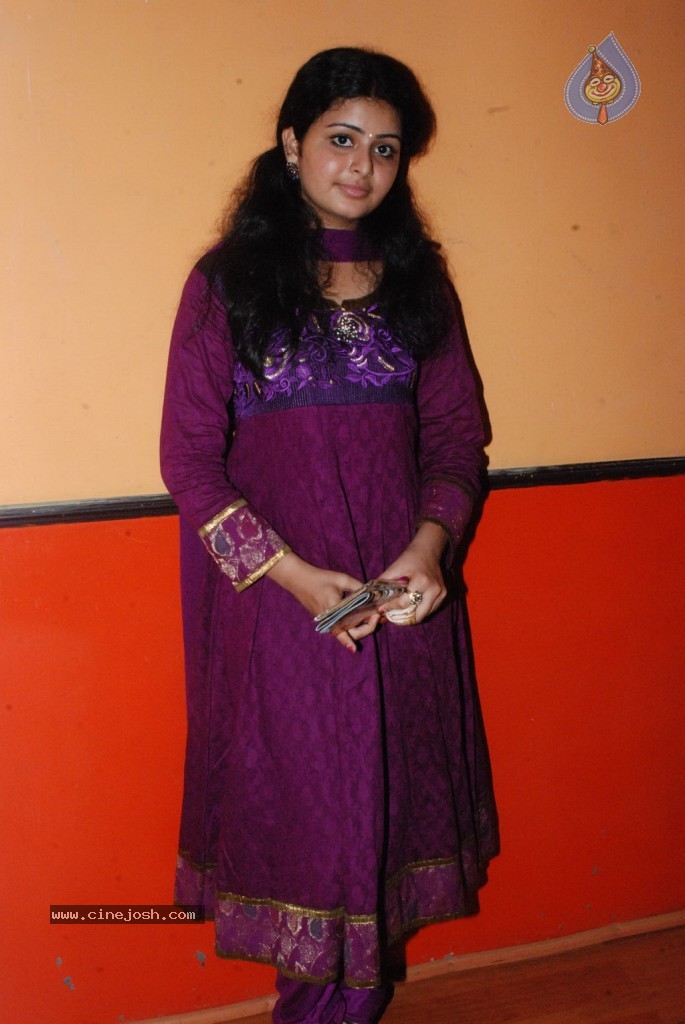Raattinam Tamil Movie Stills - 13 / 31 photos