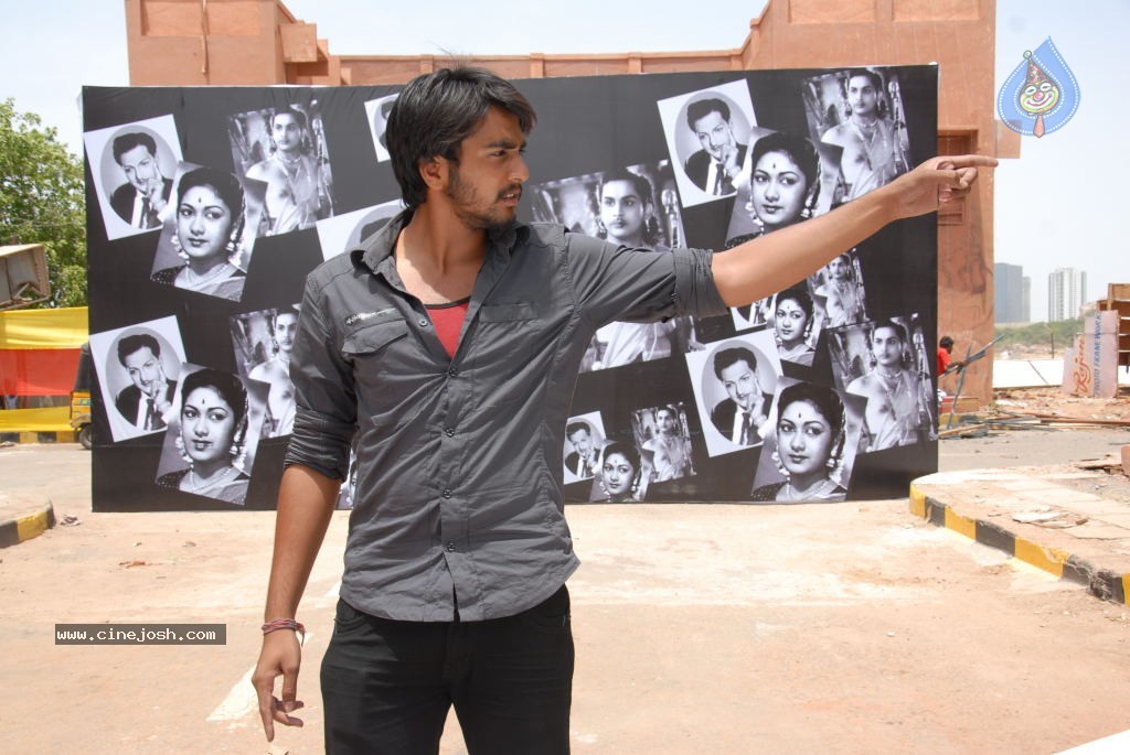 Railway Station Movie Photos - 23 / 61 photos