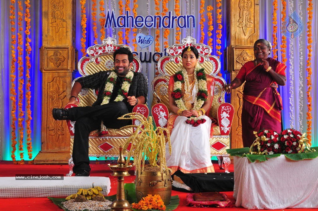 Raja Pokkiri Raja Tamil Movie Stills - 70 / 71 photos