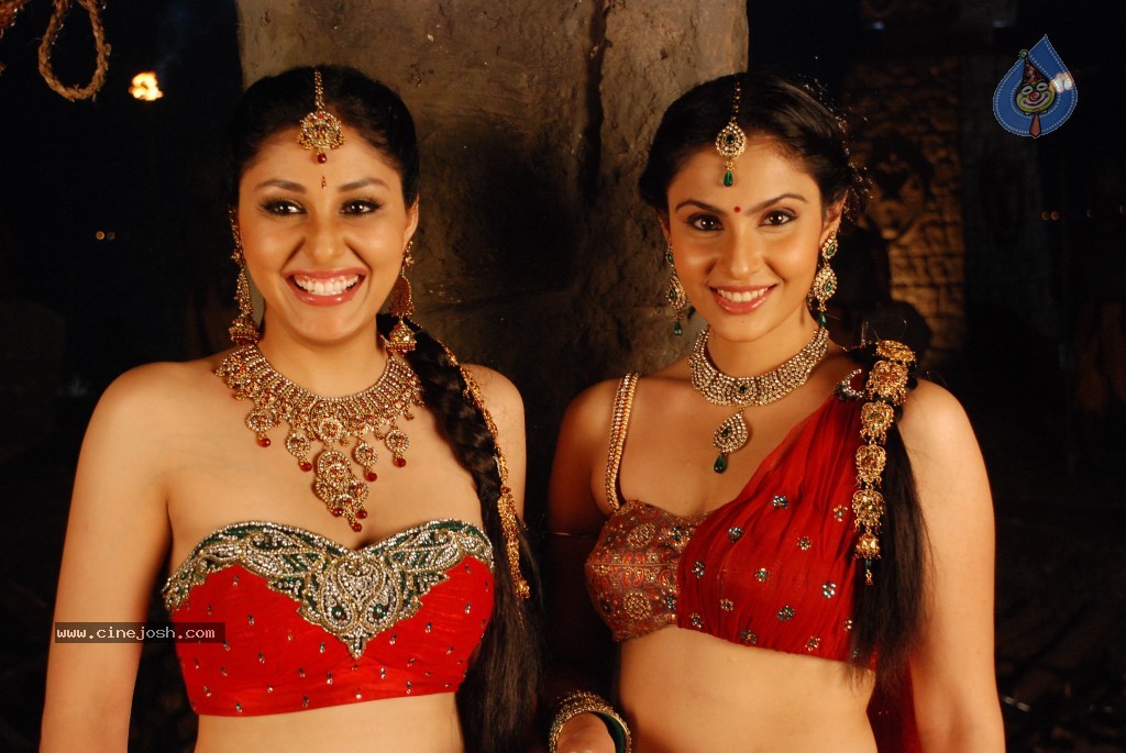 Rajakota Rahasyam Movie Photos - 50 / 148 photos