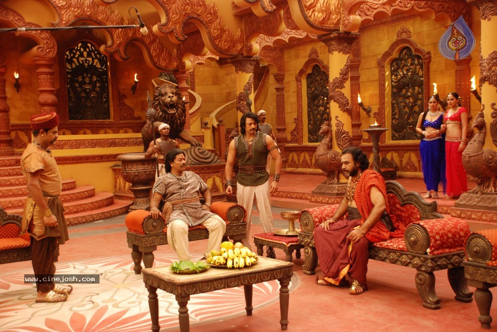 Rajakota Rahasyam Movie Photos - 93 / 148 photos