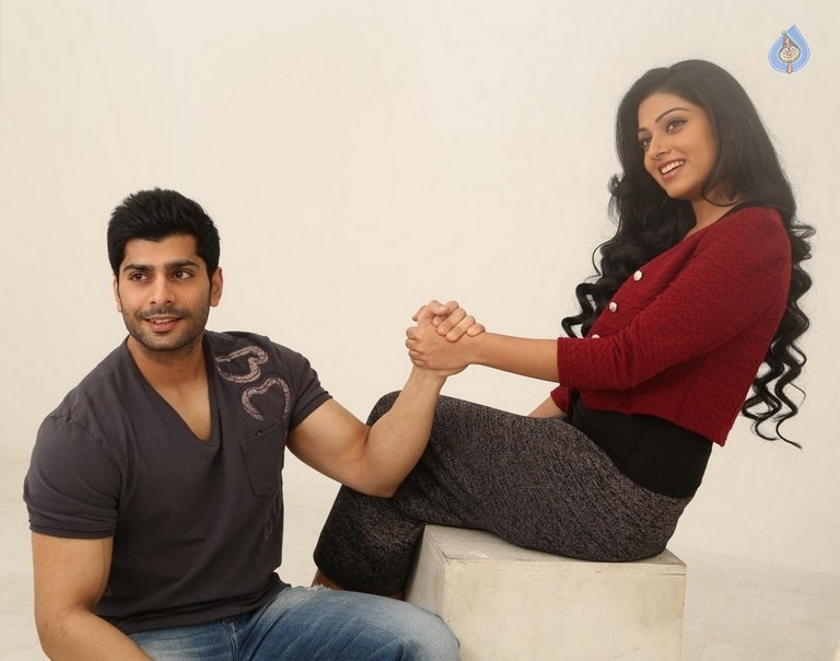 Rajavin Paarvai Raniyin Pakkam Tamil Film Photos - 10 / 35 photos
