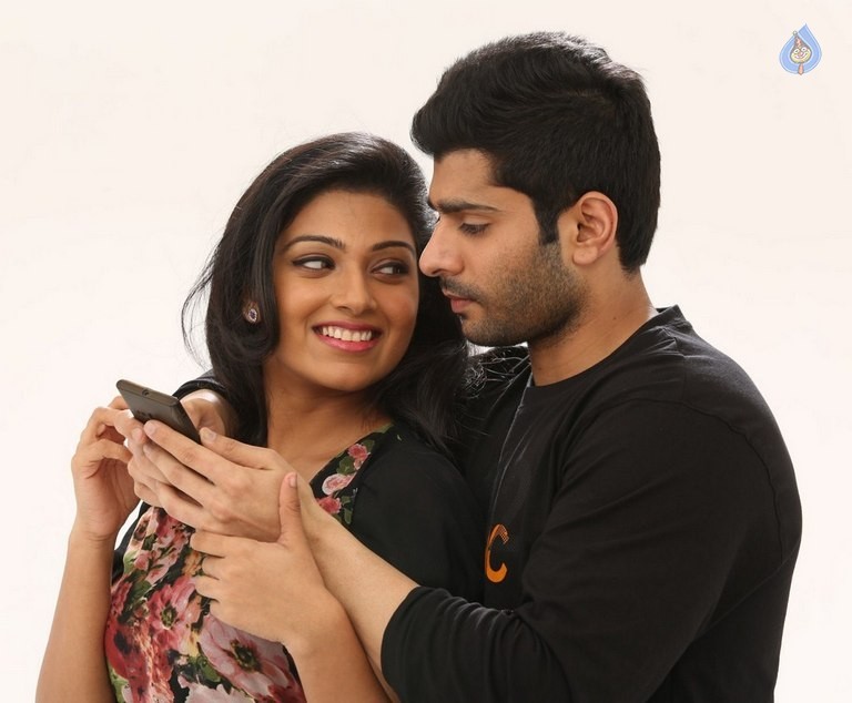 Rajavin Paarvai Raniyin Pakkam Tamil Film Photos - 29 / 35 photos