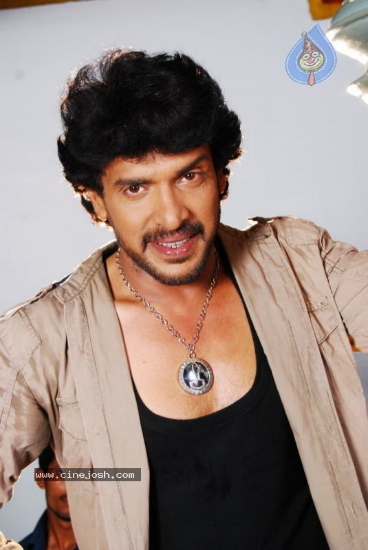 Rajini From Rajahmundry Movie Stills - 18 / 41 photos