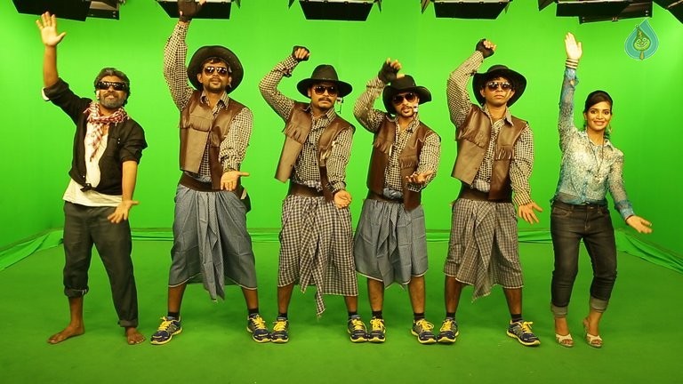 Raju Gari Intlo 7 Va Roju Photos - 6 / 29 photos