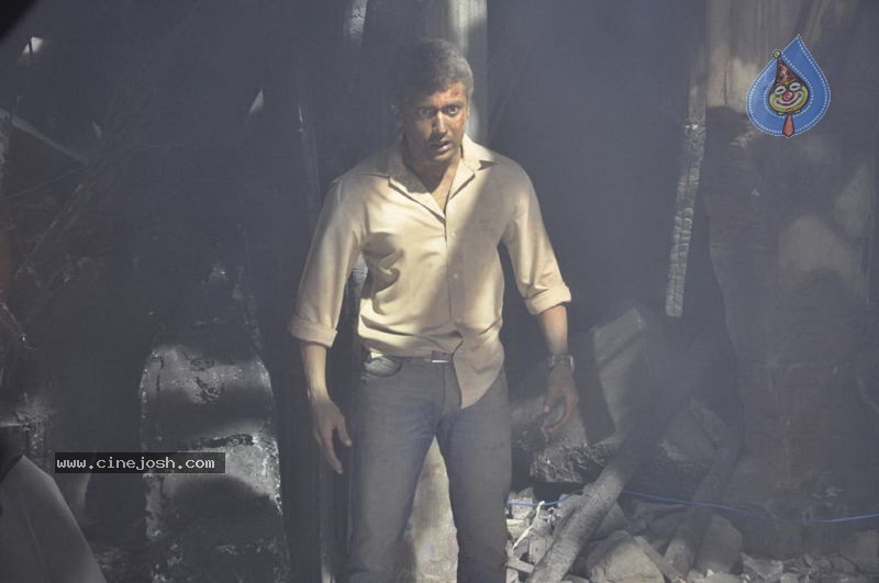 Rakta Charitra Tamil Movie Stills - 29 / 30 photos