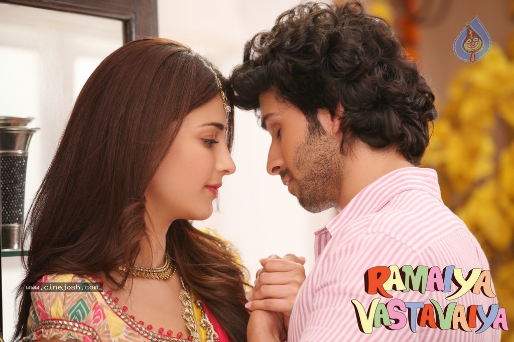 Ramaiya Vastavaiya Stills n Posters - 31 / 283 photos