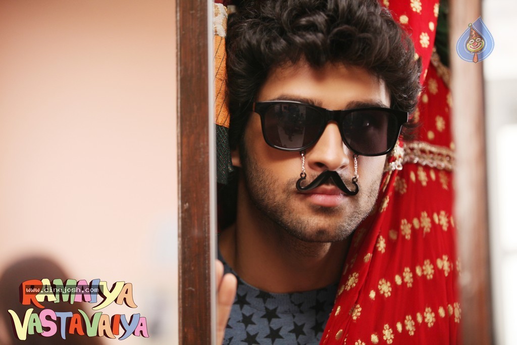 Ramaiya Vastavaiya Stills n Posters - 61 / 283 photos
