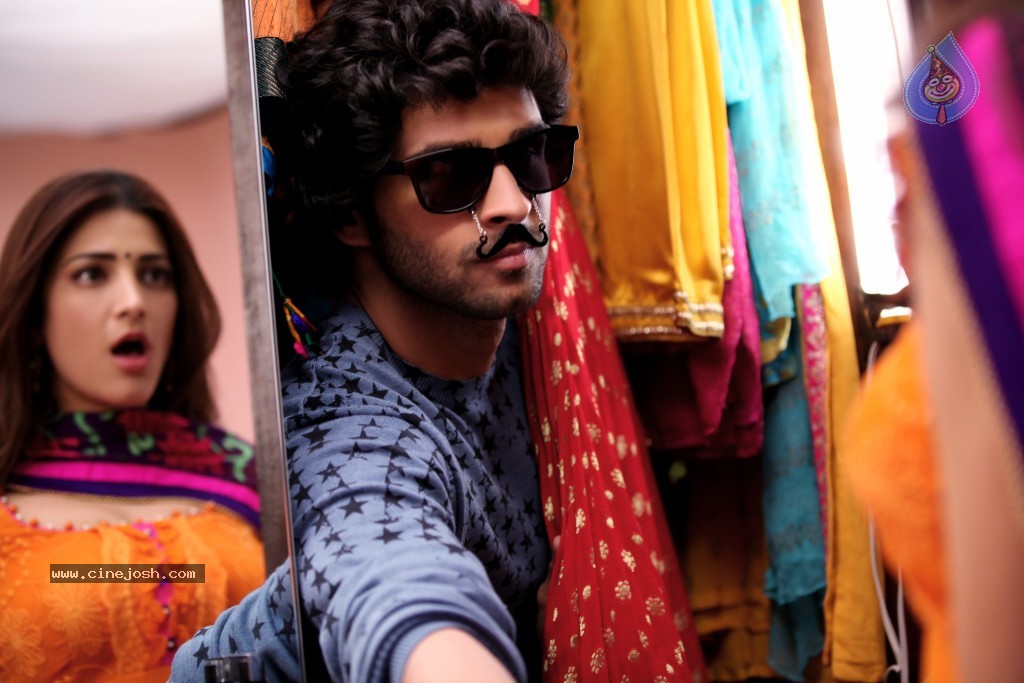 Ramaiya Vastavaiya Stills n Posters - 175 / 283 photos