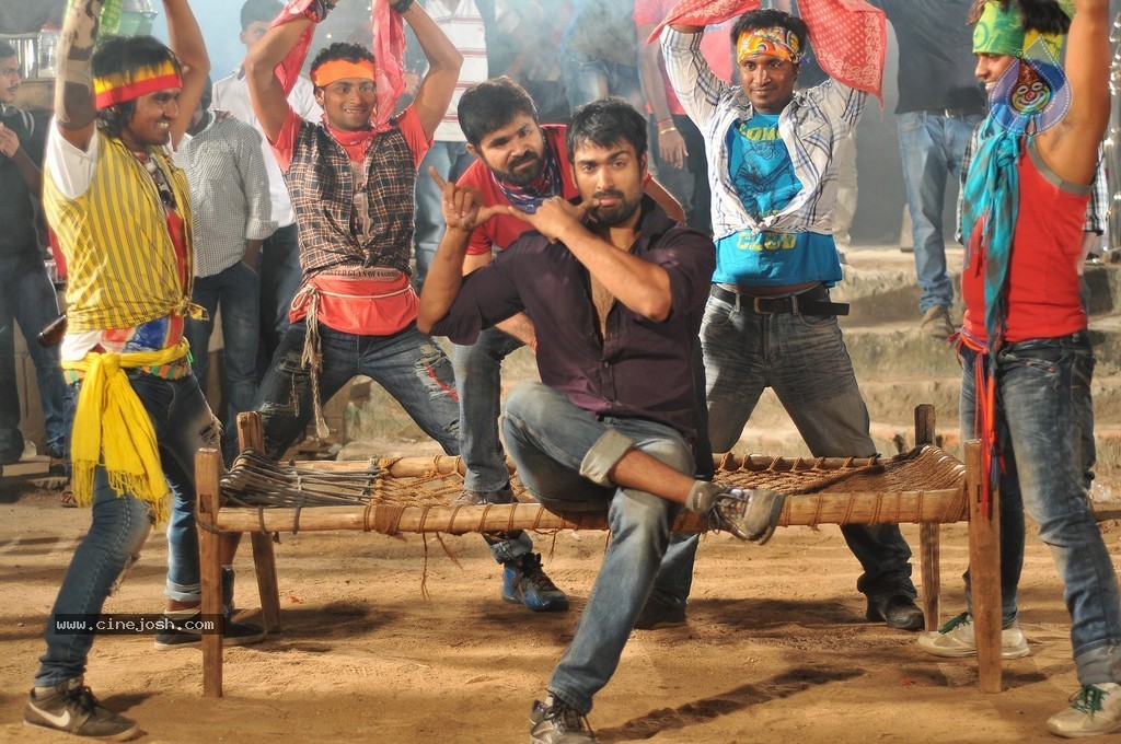 Ramudu Manchi Baludu Movie New Stills - 132 / 150 photos