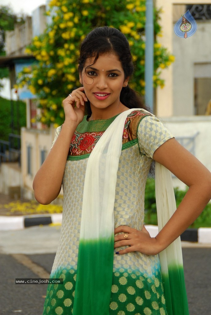 Ramudu Manchi Baludu Movie New Stills - 133 / 150 photos