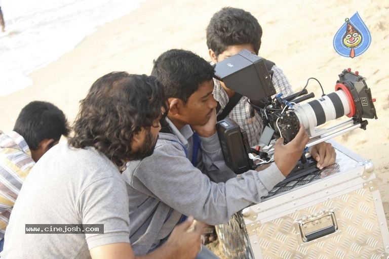 Rangeela Movie Photos and Posters - 18 / 40 photos