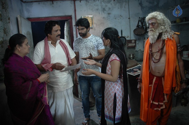 Rani Gari Bangla Movie Stills - 18 / 23 photos