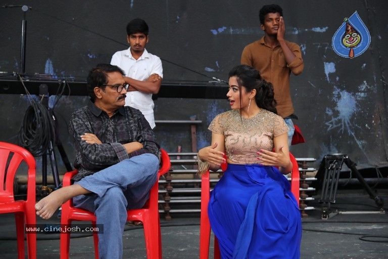 Rashmika Mandanna Stills From DevaDas - 2 / 20 photos