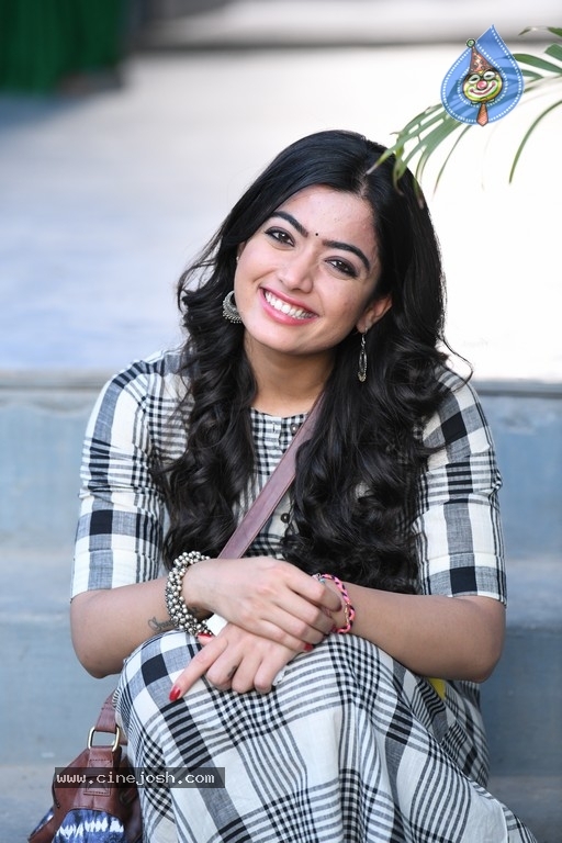 Rashmika Mandanna Stills From DevaDas - 10 / 20 photos